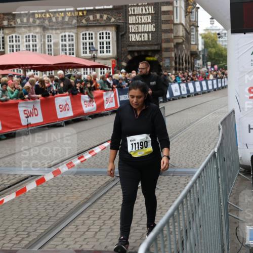 05.10.2025 - 20. swb-Marathon Bremen Yannick Fuchs http://msf.ph/oto/9263123 05.10.2025 11:24:30 Ziel 9733, 11190 meine-sportfotos.de