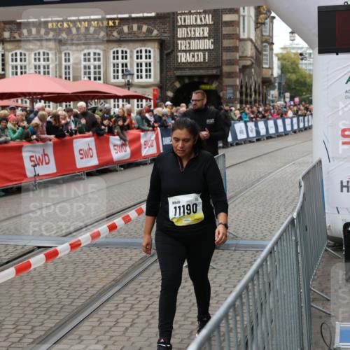05.10.2025 - 20. swb-Marathon Bremen Yannick Fuchs http://msf.ph/oto/9263129 05.10.2025 11:24:30 Ziel 9733, 11190 meine-sportfotos.de