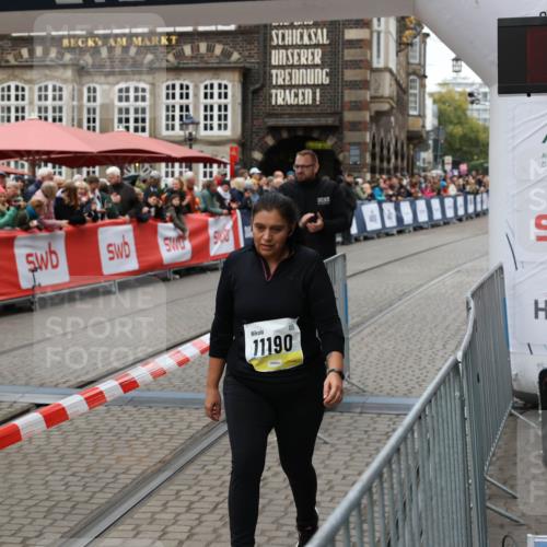 05.10.2025 - 20. swb-Marathon Bremen Yannick Fuchs http://msf.ph/oto/9263141 05.10.2025 11:24:30 Ziel 9733, 11190 meine-sportfotos.de