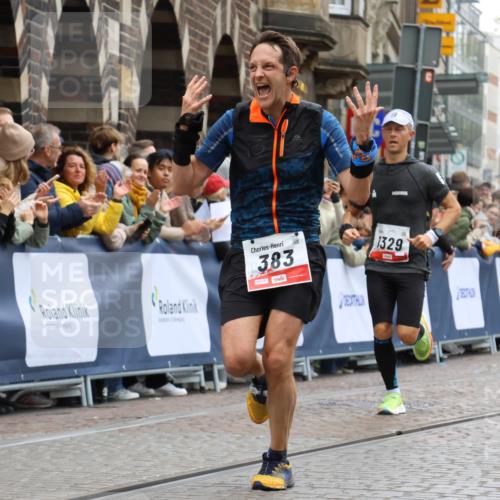 05.10.2025 - 20. swb-Marathon Bremen Strokosch-Dieckow http://msf.ph/oto/9263165 05.10.2025 12:58:16 Ziel 383, 1329, 1520, 5741, 7472 meine-sportfotos.de