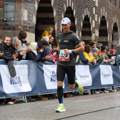 05.10.2025 - 20. swb-Marathon Bremen Strokosch-Dieckow http://msf.ph/oto/9263193 05.10.2025 12:58:17 Ziel 383, 1329, 1520, 5741, 7472 meine-sportfotos.de
