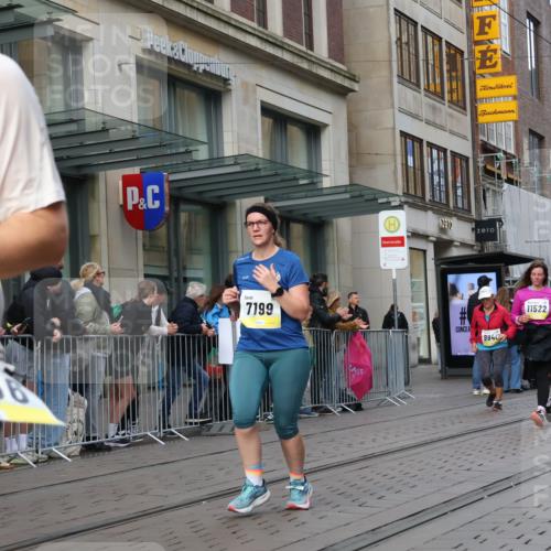 05.10.2025 - 20. swb-Marathon Bremen Strokosch-Dieckow http://msf.ph/oto/9263212 05.10.2025 11:03:13 Ziel 7199, 7776, 9224, 9225, 9308, 9315, 9486, 9498, 9850, 9940, 10213, 10297, 10446, 10478, 10603, 10604, 10711, 10713, 10963, 10995, 11103, 11124, 11150, 11236, 11467, 11502, 11522, 11589, 7199, 7776, 9224, 9225, 9308, 9315, 9486, 9498, 9850, 9940, 10213, 10297, 10446, 10478, 10603, 10604, 10711, 10713, 10963, 10995, 11103, 11124, 11150, 11236, 11467, 11502, 11522, 11589 meine-sportfotos.de