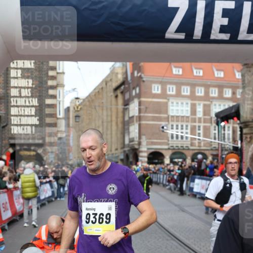 05.10.2025 - 20. swb-Marathon Bremen Yannick Fuchs http://msf.ph/oto/9263214 05.10.2025 10:50:00 Ziel 9218, 9369, 9696, 9761, 9889, 10159, 10346, 10781, 11091, 11642, 11749 meine-sportfotos.de