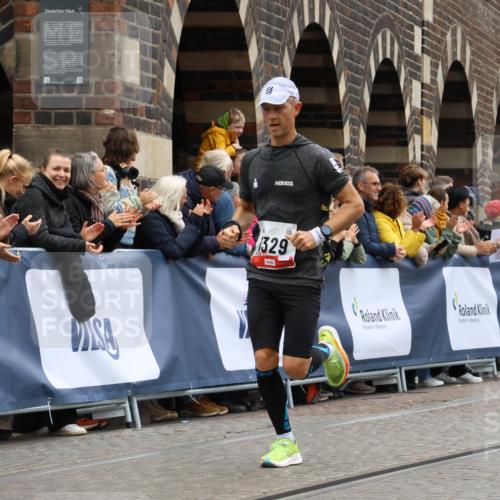 05.10.2025 - 20. swb-Marathon Bremen Strokosch-Dieckow http://msf.ph/oto/9263218 05.10.2025 12:58:18 Ziel 383, 1329, 5741, 7472 meine-sportfotos.de