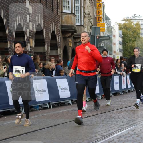 05.10.2025 - 20. swb-Marathon Bremen Strokosch-Dieckow http://msf.ph/oto/9263286 05.10.2025 11:07:01 Ziel 9491, 9890, 9901, 10193, 10396, 10788, 10991, 11131, 11622, 11709 meine-sportfotos.de