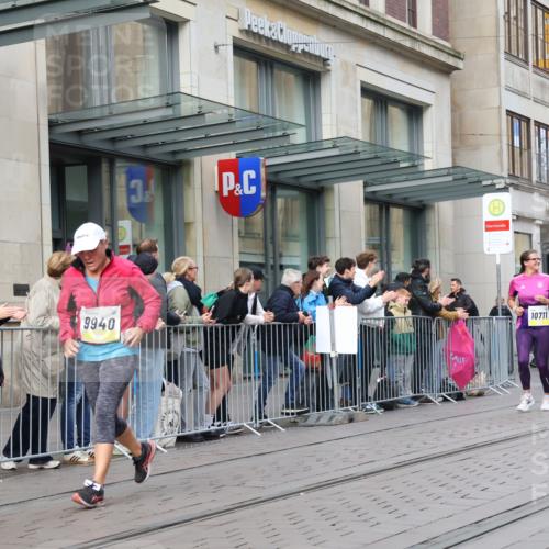 05.10.2025 - 20. swb-Marathon Bremen Strokosch-Dieckow http://msf.ph/oto/9263296 05.10.2025 11:03:17 Ziel 7199, 7776, 9224, 9308, 9315, 9486, 9498, 9850, 9940, 10213, 10238, 10297, 10446, 10478, 10603, 10604, 10711, 10713, 10995, 11150, 11236, 11306, 11522, 11589, 7199, 7776, 9224, 9308, 9315, 9486, 9498, 9850, 9940, 10213, 10238, 10297, 10446, 10478, 10603, 10604, 10711, 10713, 10995, 11150, 11236, 11306, 11522, 11589 meine-sportfotos.de