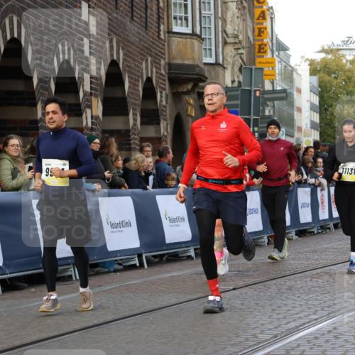 05.10.2025 - 20. swb-Marathon Bremen Strokosch-Dieckow http://msf.ph/oto/9263313 05.10.2025 11:07:01 Ziel 9491, 9890, 9901, 10193, 10396, 10788, 10991, 11131, 11622, 11709 meine-sportfotos.de