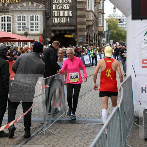 05.10.2025 - 20. swb-Marathon Bremen Yannick Fuchs http://msf.ph/oto/9263345 05.10.2025 11:25:50 Ziel 9338 meine-sportfotos.de