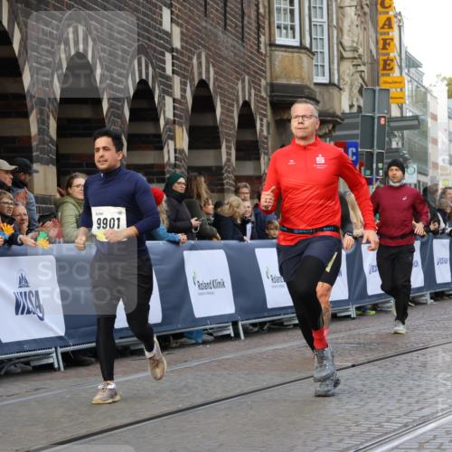 05.10.2025 - 20. swb-Marathon Bremen Strokosch-Dieckow http://msf.ph/oto/9263361 05.10.2025 11:07:01 Ziel 9491, 9890, 9901, 10193, 10396, 10788, 10991, 11131, 11622, 11709 meine-sportfotos.de