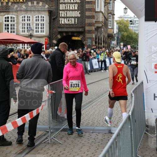 05.10.2025 - 20. swb-Marathon Bremen Yannick Fuchs http://msf.ph/oto/9263373 05.10.2025 11:25:50 Ziel 9338 meine-sportfotos.de