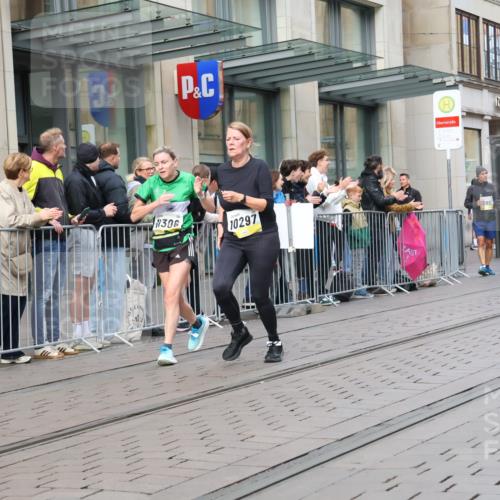 05.10.2025 - 20. swb-Marathon Bremen Strokosch-Dieckow http://msf.ph/oto/9263418 05.10.2025 11:03:24 Ziel 7199, 7788, 9241, 9315, 9379, 9486, 9571, 9940, 10106, 10213, 10238, 10265, 10271, 10297, 10478, 10603, 10604, 10711, 10713, 11039, 11272, 11306, 11522, 11589, 7199, 7788, 9241, 9315, 9379, 9486, 9571, 9940, 10106, 10213, 10238, 10265, 10271, 10297, 10478, 10603, 10604, 10711, 10713, 11039, 11272, 11306, 11522, 11589 meine-sportfotos.de
