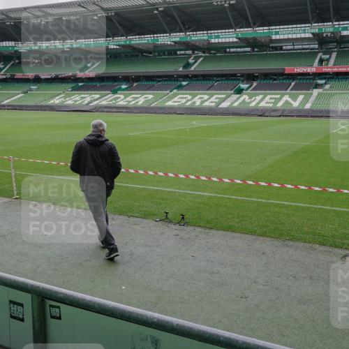05.10.2025 - 20. swb-Marathon Bremen Michael Burmester http://msf.ph/oto/9263420 05.10.2025 11:52:03 Laufen im Stadion 1040 meine-sportfotos.de