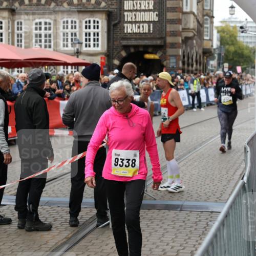 05.10.2025 - 20. swb-Marathon Bremen Yannick Fuchs http://msf.ph/oto/9263422 05.10.2025 11:25:52 Ziel 9338, 10184 meine-sportfotos.de