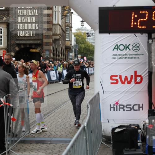 05.10.2025 - 20. swb-Marathon Bremen Yannick Fuchs http://msf.ph/oto/9263434 05.10.2025 11:25:54 Ziel 9338, 10184 meine-sportfotos.de