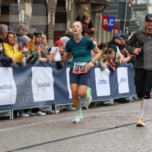 05.10.2025 - 20. swb-Marathon Bremen Strokosch-Dieckow http://msf.ph/oto/9263439 05.10.2025 12:58:29 Ziel 1058, 1392, 3705, 7269, 7405, 7816 meine-sportfotos.de
