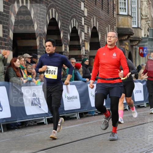 05.10.2025 - 20. swb-Marathon Bremen Strokosch-Dieckow http://msf.ph/oto/9263443 05.10.2025 11:07:01 Ziel 9491, 9890, 9901, 10193, 10396, 10788, 10991, 11131, 11622, 11709 meine-sportfotos.de