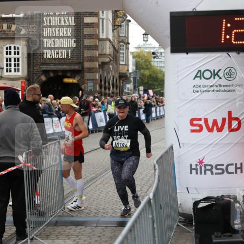 05.10.2025 - 20. swb-Marathon Bremen Yannick Fuchs http://msf.ph/oto/9263463 05.10.2025 11:25:55 Ziel 9338, 10184 meine-sportfotos.de