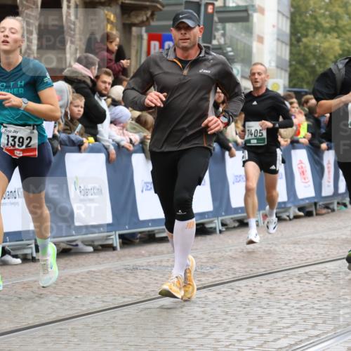 05.10.2025 - 20. swb-Marathon Bremen Strokosch-Dieckow http://msf.ph/oto/9263469 05.10.2025 12:58:30 Ziel 1058, 1258, 1392, 3705, 7269, 7405, 7816 meine-sportfotos.de
