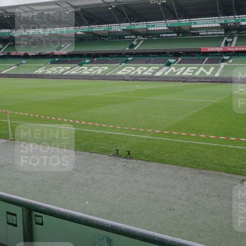 05.10.2025 - 20. swb-Marathon Bremen Michael Burmester http://msf.ph/oto/9263562 05.10.2025 11:52:12 Laufen im Stadion 1040 meine-sportfotos.de