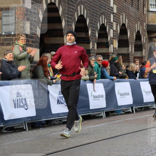 05.10.2025 - 20. swb-Marathon Bremen Strokosch-Dieckow http://msf.ph/oto/9263626 05.10.2025 11:07:04 Ziel 9265, 9491, 9890, 9901, 10193, 10371, 10788, 10991, 11131, 11709 meine-sportfotos.de