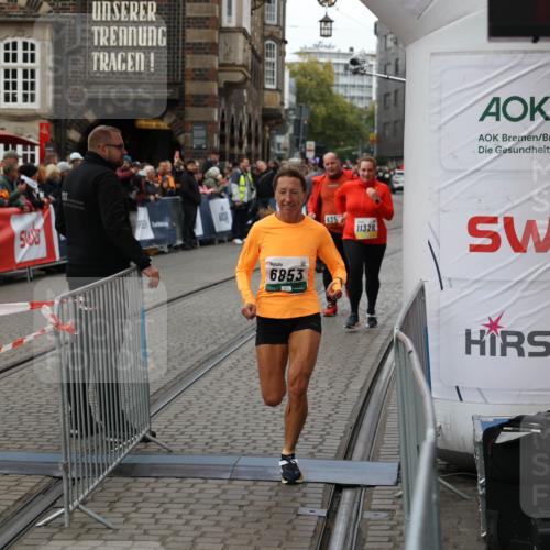 05.10.2025 - 20. swb-Marathon Bremen Yannick Fuchs http://msf.ph/oto/9263669 05.10.2025 11:26:26 Ziel 9352, 10373, 11326 meine-sportfotos.de