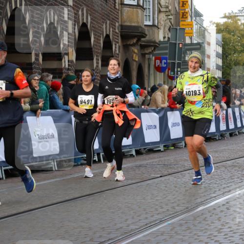 05.10.2025 - 20. swb-Marathon Bremen Strokosch-Dieckow http://msf.ph/oto/9263688 05.10.2025 11:07:06 Ziel 9265, 9491, 9702, 9877, 9890, 9901, 10193, 10371, 10788, 10991, 11709 meine-sportfotos.de