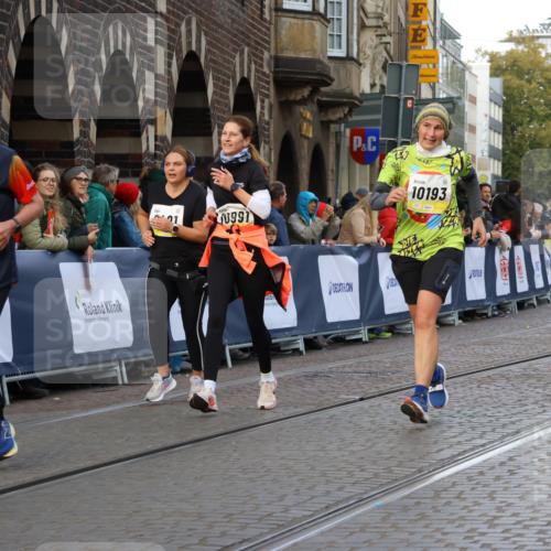 05.10.2025 - 20. swb-Marathon Bremen Strokosch-Dieckow http://msf.ph/oto/9263737 05.10.2025 11:07:06 Ziel 9265, 9491, 9702, 9877, 9890, 9901, 10193, 10371, 10788, 10991, 11709 meine-sportfotos.de