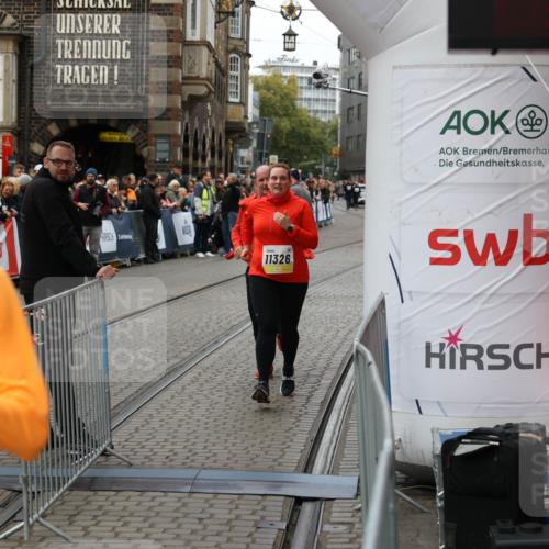 05.10.2025 - 20. swb-Marathon Bremen Yannick Fuchs http://msf.ph/oto/9263739 05.10.2025 11:26:27 Ziel 9352, 10373, 11326 meine-sportfotos.de
