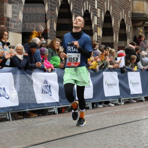 05.10.2025 - 20. swb-Marathon Bremen Strokosch-Dieckow http://msf.ph/oto/9263757 05.10.2025 12:58:34 Ziel 1058, 1258, 3705, 7405 meine-sportfotos.de