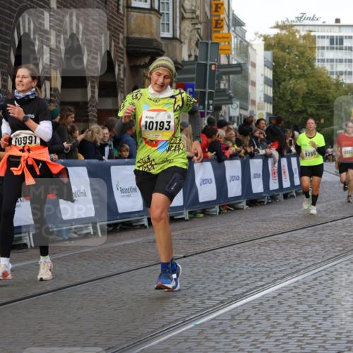 05.10.2025 - 20. swb-Marathon Bremen Strokosch-Dieckow http://msf.ph/oto/9263764 05.10.2025 11:07:07 Ziel 9265, 9491, 9702, 9877, 9890, 10193, 10371, 10788, 10902, 10991, 11709 meine-sportfotos.de