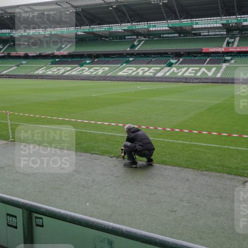 05.10.2025 - 20. swb-Marathon Bremen Michael Burmester http://msf.ph/oto/9263791 05.10.2025 11:53:29 Laufen im Stadion 408 meine-sportfotos.de