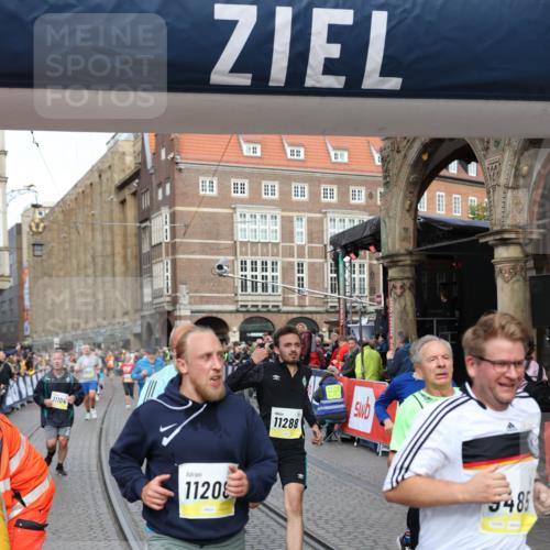 05.10.2025 - 20. swb-Marathon Bremen Yannick Fuchs http://msf.ph/oto/9263798 05.10.2025 10:50:13 Ziel 9485, 9676, 9693, 9787, 9803, 10246, 10543, 10868, 11104, 11208, 11288, 11295, 11621 meine-sportfotos.de