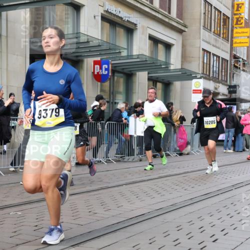 05.10.2025 - 20. swb-Marathon Bremen Strokosch-Dieckow http://msf.ph/oto/9263801 05.10.2025 11:03:40 Ziel 7123, 7788, 7789, 9241, 9275, 9379, 9398, 9571, 10098, 10106, 10205, 10238, 10265, 10271, 10551, 10853, 11001, 11039, 11077, 11102, 11183, 11272, 11306, 11609, 11611, 11685, 7123, 7788, 7789, 9241, 9275, 9379, 9398, 9571, 10098, 10106, 10205, 10238, 10265, 10271, 10551, 10853, 11001, 11039, 11077, 11102, 11183, 11272, 11306, 11609, 11611, 11685 meine-sportfotos.de