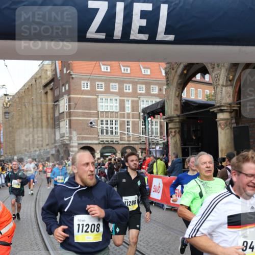 05.10.2025 - 20. swb-Marathon Bremen Yannick Fuchs http://msf.ph/oto/9263815 05.10.2025 10:50:14 Ziel 9485, 9645, 9676, 9787, 9803, 10246, 10868, 11104, 11208, 11288, 11295, 11621 meine-sportfotos.de