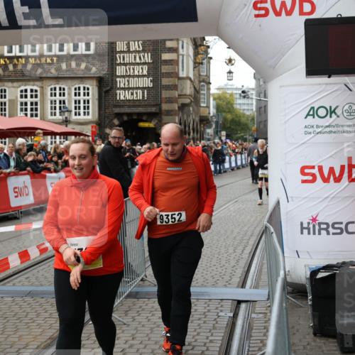 05.10.2025 - 20. swb-Marathon Bremen Yannick Fuchs http://msf.ph/oto/9263849 05.10.2025 11:26:31 Ziel 9352, 11326 meine-sportfotos.de