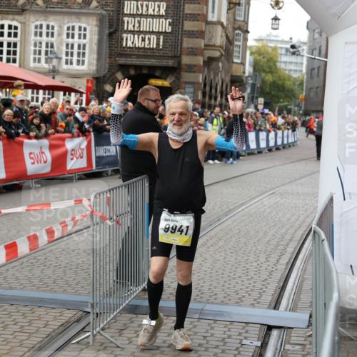 05.10.2025 - 20. swb-Marathon Bremen Yannick Fuchs http://msf.ph/oto/9263860 05.10.2025 11:26:39 Ziel 9941 meine-sportfotos.de