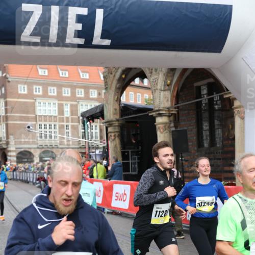 05.10.2025 - 20. swb-Marathon Bremen Yannick Fuchs http://msf.ph/oto/9263866 05.10.2025 10:50:14 Ziel 9485, 9645, 9676, 9787, 9803, 10246, 10868, 11104, 11208, 11288, 11295, 11621 meine-sportfotos.de