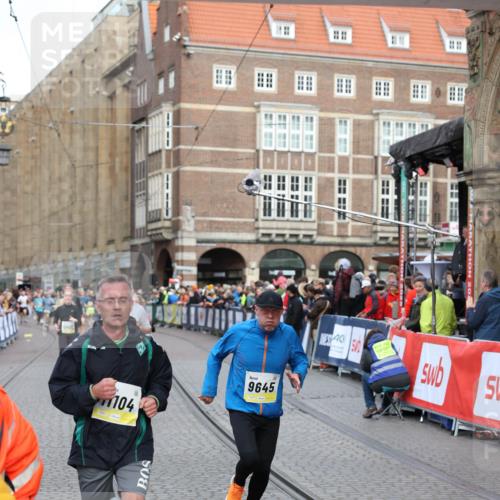 05.10.2025 - 20. swb-Marathon Bremen Yannick Fuchs http://msf.ph/oto/9263900 05.10.2025 10:50:16 Ziel 9485, 9645, 9689, 9787, 10246, 11104, 11208, 11288, 11295, 11621 meine-sportfotos.de