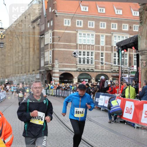 05.10.2025 - 20. swb-Marathon Bremen Yannick Fuchs http://msf.ph/oto/9263909 05.10.2025 10:50:16 Ziel 9485, 9645, 9689, 9787, 10246, 11104, 11208, 11288, 11295, 11621 meine-sportfotos.de