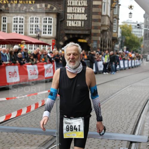 05.10.2025 - 20. swb-Marathon Bremen Yannick Fuchs http://msf.ph/oto/9263910 05.10.2025 11:26:41 Ziel 9941 meine-sportfotos.de