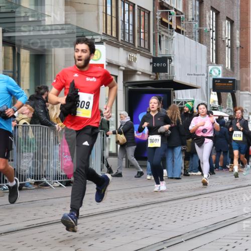 05.10.2025 - 20. swb-Marathon Bremen Strokosch-Dieckow http://msf.ph/oto/9263917 05.10.2025 11:03:47 Ziel 7123, 7789, 9275, 9379, 9398, 9448, 9537, 10098, 10205, 10265, 10271, 10551, 10853, 11001, 11077, 11102, 11183, 11609, 11611, 11685, 7123, 7789, 9275, 9379, 9398, 9448, 9537, 10098, 10205, 10265, 10271, 10551, 10853, 11001, 11077, 11102, 11183, 11609, 11611, 11685 meine-sportfotos.de
