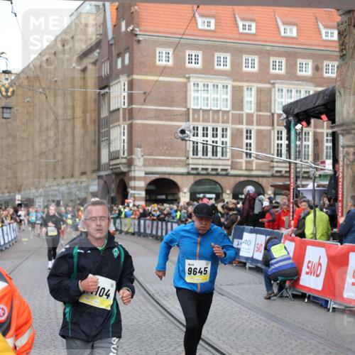 05.10.2025 - 20. swb-Marathon Bremen Yannick Fuchs http://msf.ph/oto/9263918 05.10.2025 10:50:16 Ziel 9485, 9645, 9689, 9787, 10246, 11104, 11208, 11288, 11295, 11621 meine-sportfotos.de