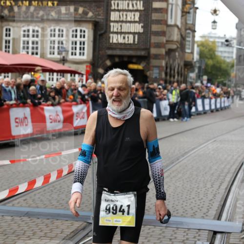 05.10.2025 - 20. swb-Marathon Bremen Yannick Fuchs http://msf.ph/oto/9263923 05.10.2025 11:26:41 Ziel 9941 meine-sportfotos.de