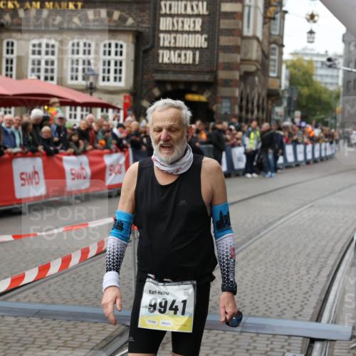 05.10.2025 - 20. swb-Marathon Bremen Yannick Fuchs http://msf.ph/oto/9263927 05.10.2025 11:26:41 Ziel 9941 meine-sportfotos.de