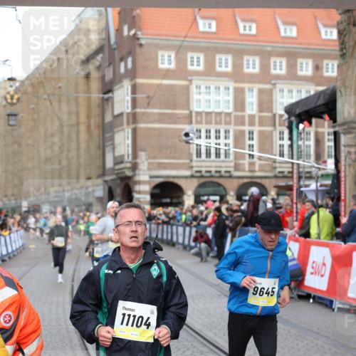 05.10.2025 - 20. swb-Marathon Bremen Yannick Fuchs http://msf.ph/oto/9263944 05.10.2025 10:50:16 Ziel 9485, 9645, 9689, 9787, 10246, 11104, 11208, 11288, 11295, 11621 meine-sportfotos.de