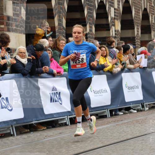 05.10.2025 - 20. swb-Marathon Bremen Strokosch-Dieckow http://msf.ph/oto/9263997 05.10.2025 12:58:39 Ziel 1258, 3705, 4867, 5815, 7764, 8520 meine-sportfotos.de