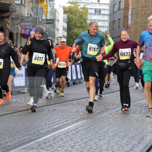 05.10.2025 - 20. swb-Marathon Bremen Strokosch-Dieckow http://msf.ph/oto/9264032 05.10.2025 11:07:17 Ziel 7779, 9180, 9217, 9334, 9628, 9702, 9757, 10286, 10330, 10332, 10582, 10632, 10824, 10836, 10902, 11122, 11258, 11329, 11477 meine-sportfotos.de