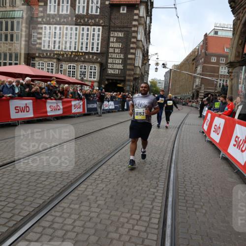 05.10.2025 - 20. swb-Marathon Bremen Yannick Fuchs http://msf.ph/oto/9264033 05.10.2025 11:26:57 Ziel 10153 meine-sportfotos.de