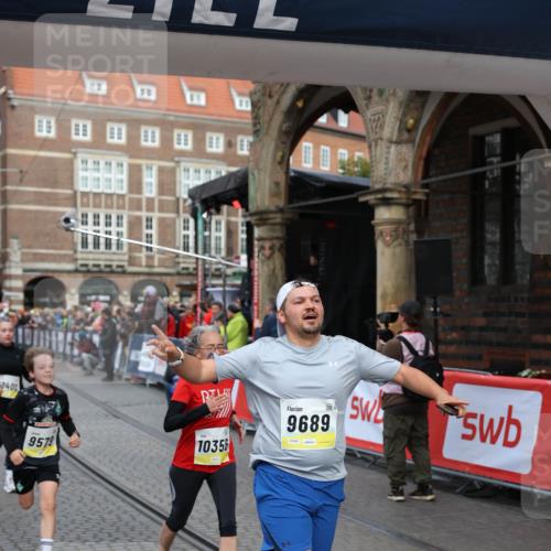 05.10.2025 - 20. swb-Marathon Bremen Yannick Fuchs http://msf.ph/oto/9264036 05.10.2025 10:50:20 Ziel 9485, 9579, 9645, 9689, 9787, 10022, 10246, 10356, 10400, 11104, 11208, 11288, 11295 meine-sportfotos.de