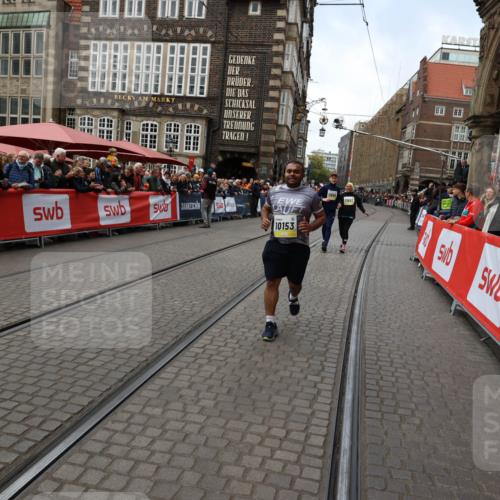 05.10.2025 - 20. swb-Marathon Bremen Yannick Fuchs http://msf.ph/oto/9264045 05.10.2025 11:26:57 Ziel 10153 meine-sportfotos.de
